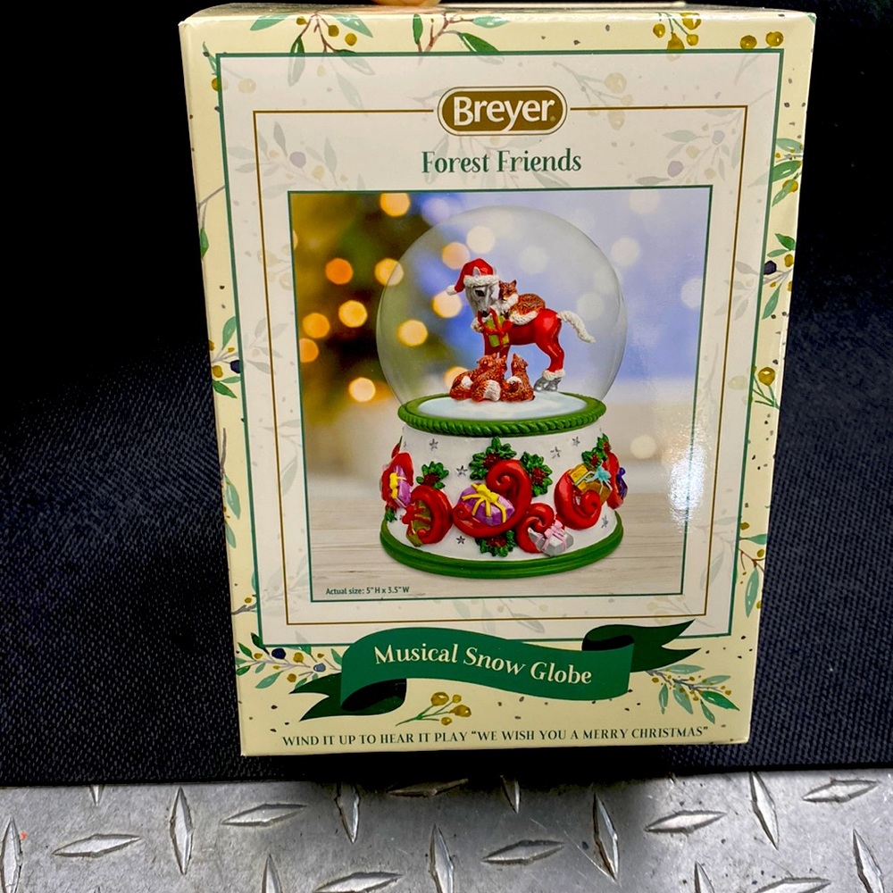2022 breyer snow globe